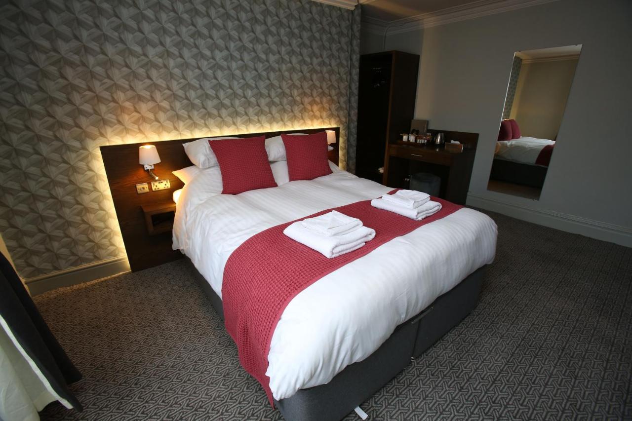 The Queens Head Hotel ロスベリー エクステリア 写真
