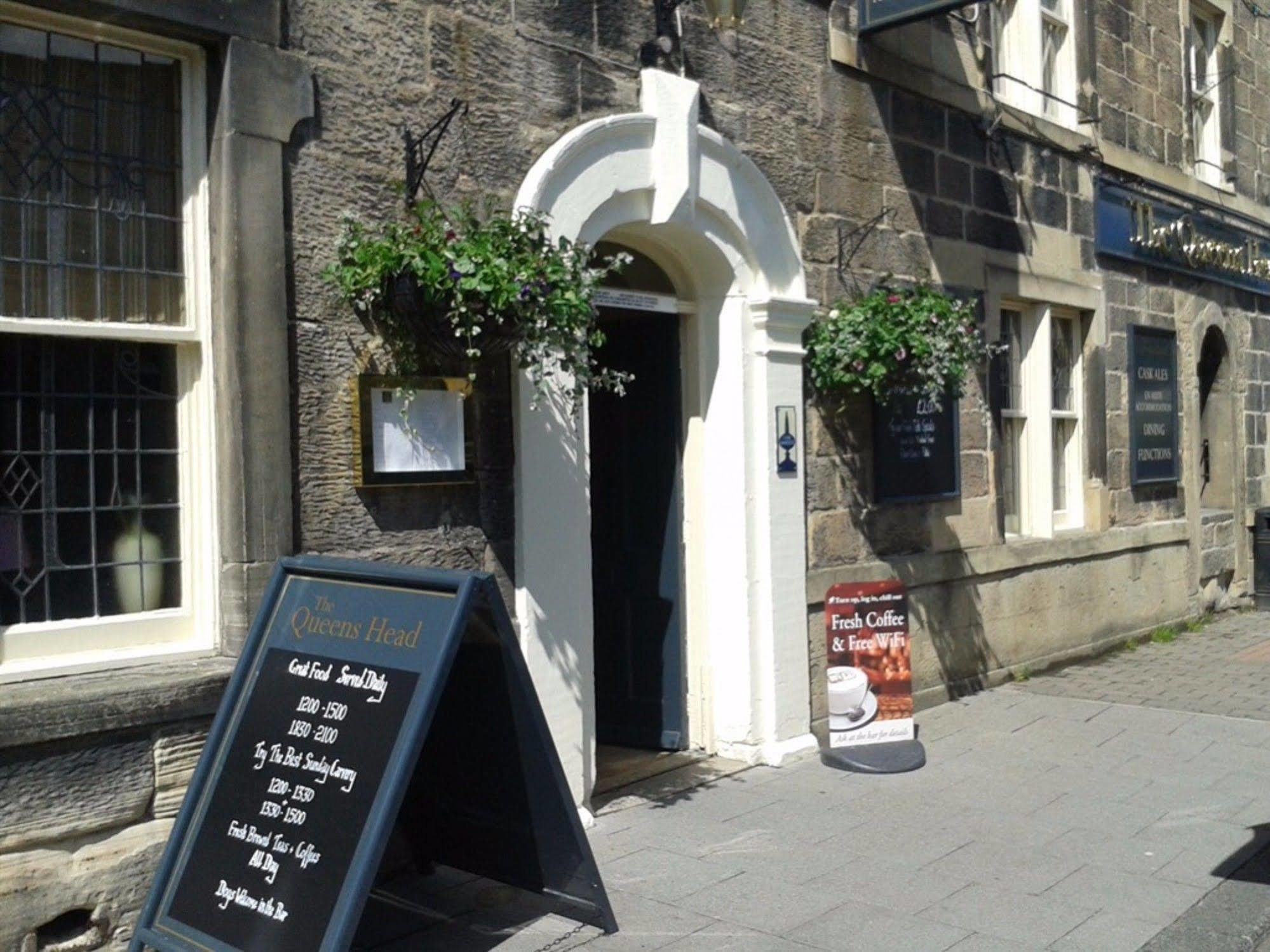 The Queens Head Hotel ロスベリー エクステリア 写真