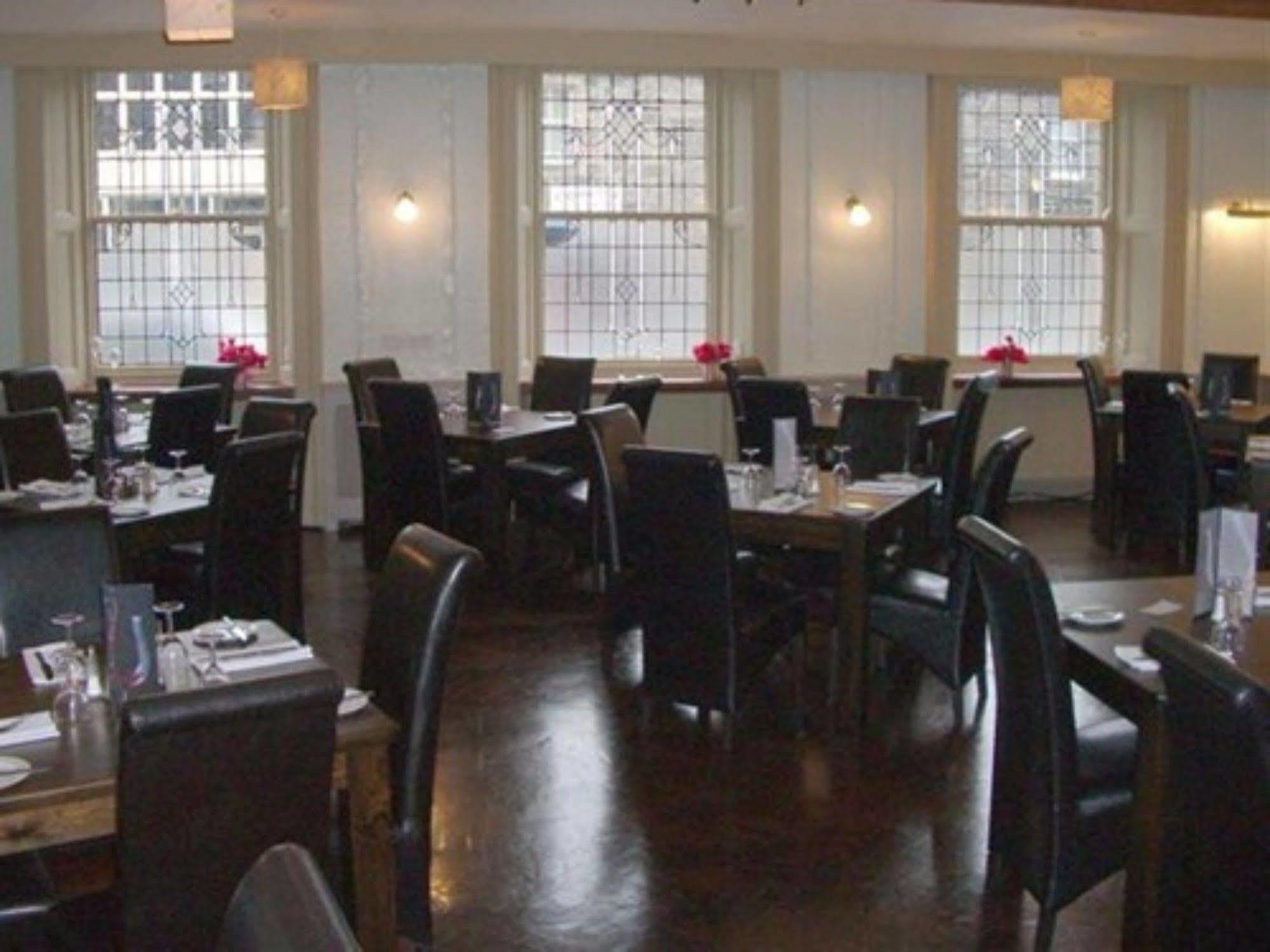The Queens Head Hotel ロスベリー エクステリア 写真