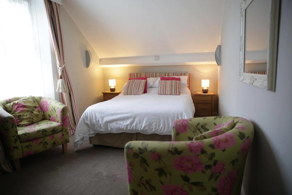 The Queens Head Hotel ロスベリー エクステリア 写真