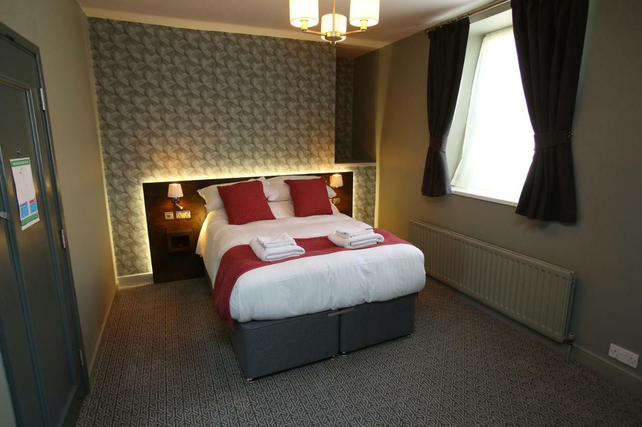 The Queens Head Hotel ロスベリー 部屋 写真